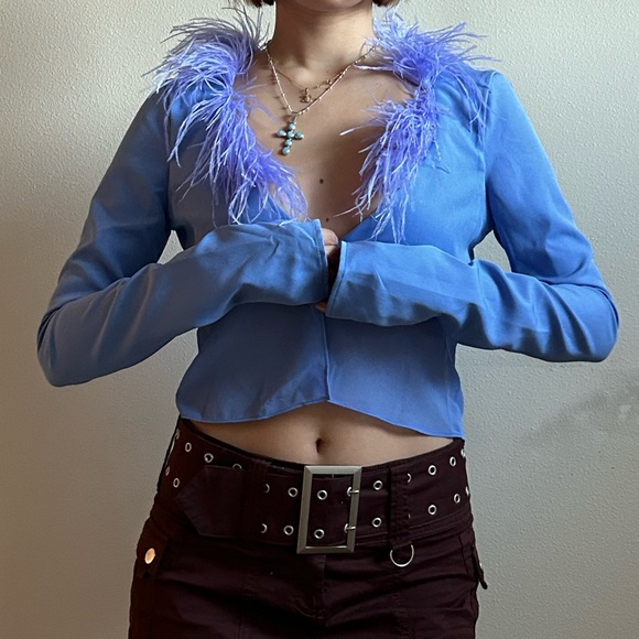 Danielle Guizio periwinkle feather trimmed crop top - Picture 2 of 5